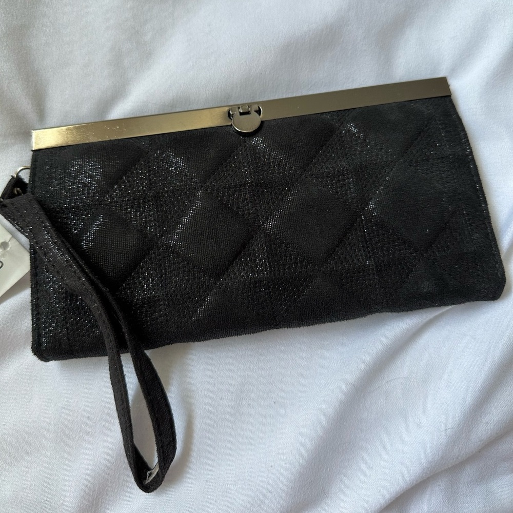 NWT ZERO Shimmery Wristlet